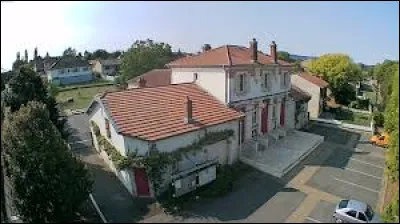 Nous sommes maintenant en Lorraine, &agrave; Chenicourt. Village de l'aire d'attraction Nanc&eacute;enne, sur la rive gauche de la Seille, il se situe dans le d&eacute;partement ...