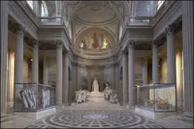 Pendant la R&eacute;volution fran&ccedil;aise, le Panth&eacute;on devient :