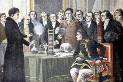 Qui pr&eacute;sente en 1804 la pile &eacute;lectrique &agrave; Napol&eacute;on ?