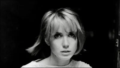 Qui est cette actrice qui joue le premier r&ocirc;le dans le film de Barbet Schroeder ''La Vall&eacute;e'' ?