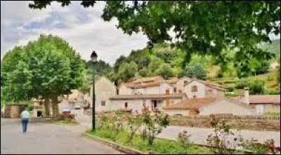 Nous partons dans les C&eacute;vennes, au Collet-de-D&egrave;ze. Village de l'arrondissement de Florac, bord&eacute; par le Gardon d'Al&egrave;s, il se situe dans le d&eacute;partement ...
