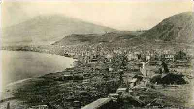 Le 8 mai 1902 l'&eacute;ruption de volcan de la montagne Pel&eacute;e d&eacute;truit la ville de Saint-Pierre, provocant la mort de 30 000 personnes : o&ugrave; cette catastrophe s'est-elle d&eacute;roul&eacute;e ?