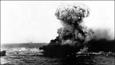 Le 8 mai 1942, l'expansion japonaise dans le Pacifique est stopp&eacute;e lors de la premi&egrave;re bataille uniquement a&eacute;ronavale de l'histoire : cet affrontement ind&eacute;cis est la bataille de la ...