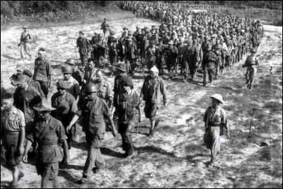 La bataille de Di&ecirc;n Bi&ecirc;n Phu, commenc&eacute;e le 13 mars, se termine le 7 mai par la victoire d&eacute;cisive du Việt Minh sur l'arm&eacute;e fran&ccedil;aise : c'&eacute;tait en ...