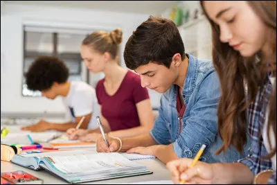 Es-tu int&eacute;ress&eacute;(e) par les cours ?