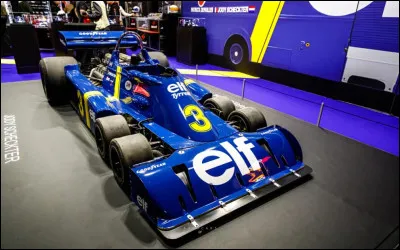 Lors de quelle saison une &eacute;curie a-t-elle engag&eacute; une voiture &agrave; 6 roues en course ?