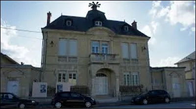 Je vous emm&egrave;ne &agrave; Courcy. Commune de l'aire d'attraction R&eacute;moise, elle se situe dans le d&eacute;partement ...