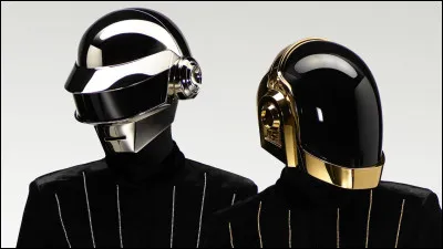 Quel duo est consid&eacute;r&eacute; comme le plus embl&eacute;matique de la French Touch gr&acirc;ce &agrave; ses casques iconiques et son influence mondiale ?