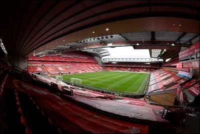 De quel club Anfield est-il le domicile ?