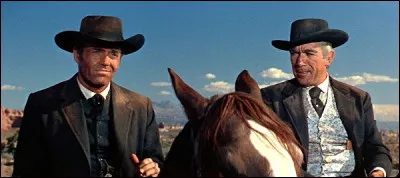Dans ce film, Henry Fonda incarne Clay Blaisedell, tueur de son m&eacute;tier et embauch&eacute; par les habitants de Warlock pour emp&ecirc;cher les cow-boys de semer la terreur dans la ville. Pour ce faire, Blaisedell est nomm&eacute; pr&eacute;v&ocirc;t de la cit&eacute;. Quel est le titre de ce western ?