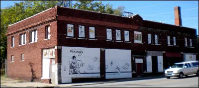 Avant la cr&eacute;ation officielle des studios Disney, quel &eacute;tait le nom du premier studio d�animation fond&eacute; par Walt Disney &agrave; Kansas City en 1922 ?