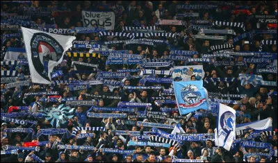 Le FC Porto est l�un des clubs les plus puissants du Portugal. Son surnom provient de la cr&eacute;ature mythologique pr&eacute;sente sur son blason et symbole de puissance. Quel est ce surnom ?