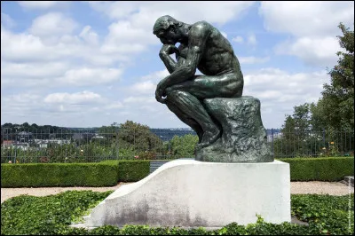 Quel sculpteur a r&eacute;alis&eacute; "Le Penseur", c&eacute;l&egrave;bre statue repr&eacute;sentant un homme plong&eacute; dans une profonde r&eacute;flexion ?