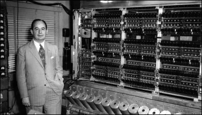 Quel inventeur hongrois naturalis&eacute; am&eacute;ricain est consid&eacute;r&eacute; comme le p&egrave;re de l�informatique moderne gr&acirc;ce &agrave; son architecture utilis&eacute;e dans la majorit&eacute; des ordinateurs actuels ?