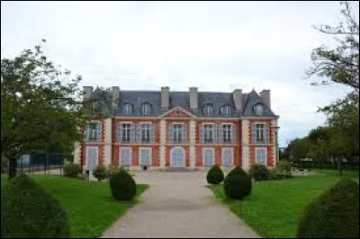 Nous sommes en &Icirc;le-de-France, au ch&acirc;teau Catinat, &agrave; Saint-Gratien. Ville de l'arrondissement de Sarcelles, elle se situe dans le d&eacute;partement ...