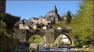 Petite ville de Corr&egrave;ze, dans les gorges de la V&eacute;z&egrave;re, elle poss&egrave;de des patrimoine historique et naturel remarquables. C'est...