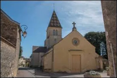 Je vous em&egrave;ne maintenant &agrave; Couchey. Village de l'arrondissement de Beaune, il se situe ...