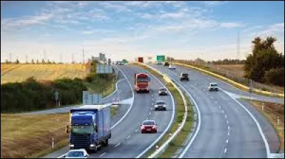 Quelle est la vitesse en km/h maximale autoris&eacute;e sur une autoroute en France ?