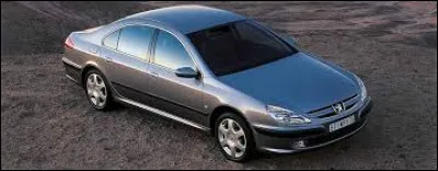 Comment se nomme cette berline apparue en 1999 chez Peugeot ?