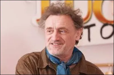 Qui est cet acteur qui joue le r&ocirc;le de ''Jean-Baptiste Coussaud'' dit ''Couscous'' dans le film ''Podium'' ?