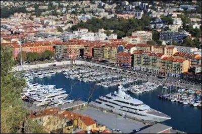 Quel nom porte le port de la ville de Nice ?