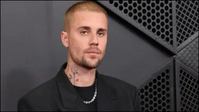 Quelle autrice-compositrice a &eacute;crit pour Justin Bieber avant de lancer sa carri&egrave;re solo ?