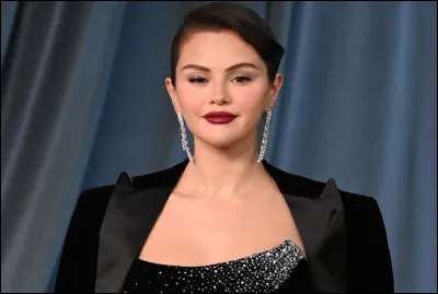 Quelle chanteuse est r&eacute;put&eacute;e pour avoir &eacute;crit des chansons pour Selena Gomez et Rihanna ?