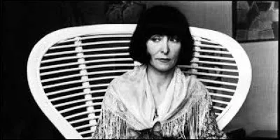 Qui est cette &eacute;crivaine fran&ccedil;aise, auteure du roman ''&Eacute;lise ou la vraie vie'' ?