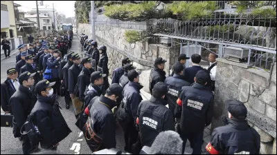 Pourquoi les autorit&eacute;s japonaises ont-elles renforc&eacute; les lois anti-Yakuza depuis les ann&eacute;es 1990 ?