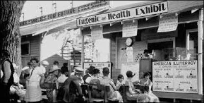 Quel &eacute;v&eacute;nement permet &agrave; Mussolini de prendre le pouvoir en 1922 ?