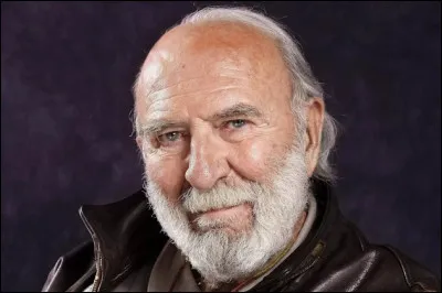 Qui est cet acteur qui joue le premier r&ocirc;le dans le film ''P&eacute;trole ! P&eacute;trole !'' ?