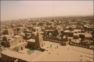 Quelle cit&eacute; mythique africaine, r&eacute;put&eacute;e extr&ecirc;mement riche en or, &eacute;tait dirig&eacute;e par Mansa Moussa au XIVe si&egrave;cle ?