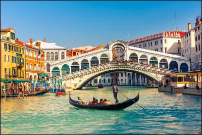 🇮🇹 En Italie, quelle action est consid&eacute;r&eacute;e comme un tr&egrave;s mauvais pr&eacute;sage ?