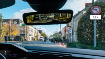 Je peux tourner &agrave; gauche &agrave; la prochaine intersection :