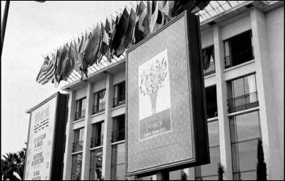 Qu'arrive-t-il &agrave; ce b&acirc;timent lors de la fin de l'&eacute;dition de 1947 ?