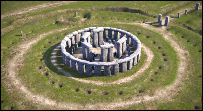 Quelle d&eacute;couverte arch&eacute;ologique a permis aux chercheurs de mieux comprendre que Stonehenge faisait partie d&rsquo;un immense paysage c&eacute;r&eacute;moniel beaucoup plus vaste que le simple cercle de pierres visible aujourd&rsquo;hui ?