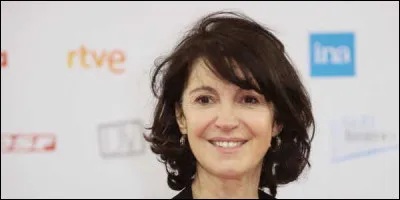 Qui est cette actrice qui a &eacute;crit et jou&eacute; dans la dramatique radio ''&Agrave; votre &eacute;coute, co&ucirc;te que co&ucirc;te'' ?