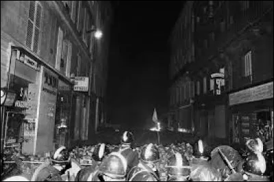 "Mai mai mai Paris mai / Mai mai Paris&hellip;" : qui chante "Paris Mai" ?