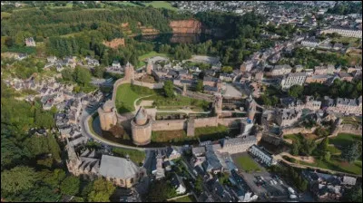 Quelle ville se situe en Ille-et-Vilaine ?