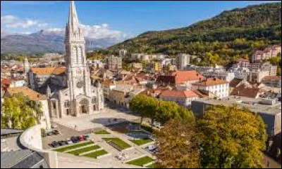 Quelle ville se situe dans les Hautes-Alpes ?