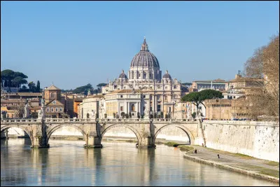 Quelle rivi&egrave;re traverse Rome ?