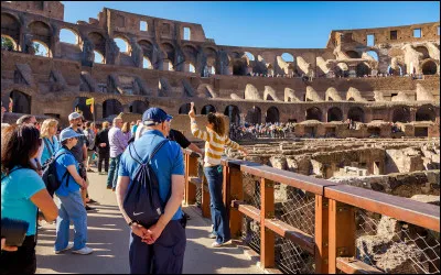 Quel c&eacute;l&egrave;bre monument romain accueillait des combats de gladiateurs ?