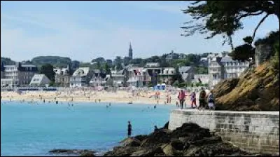 Quelle est cette station baln&eacute;aire, situ&eacute;e sur la C&ocirc;te d'&Eacute;meraude &agrave; proximit&eacute; de Dinard et Saint-Malo, &agrave; c&ocirc;t&eacute; du cap Fr&eacute;hel ?