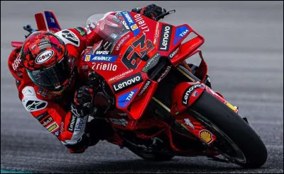 Ce pilote est double champion du monde MotoGP et est connu pour ses duels au championnat notamment contre Jorge Mart&iacute;n et Fabio Quartararo. Il s&rsquo;appelle&hellip;