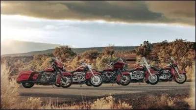 Quel c&eacute;l&egrave;bre constructeur de motos a f&ecirc;t&eacute; ses 120 ans en 2023 ?