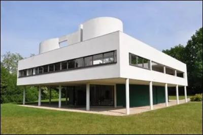 Qui est l'architecte de la villa Savoye pr&egrave;s de Paris ?