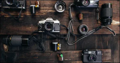 Comment appelle-t-on la photographie qui utilise une pellicule ?
