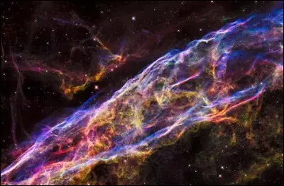 La temp&eacute;rature de l'espace est de 270 &deg;C.