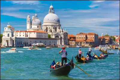 Quelle &icirc;le n'est PAS un &icirc;le c&eacute;l&egrave;bre de Venise ?