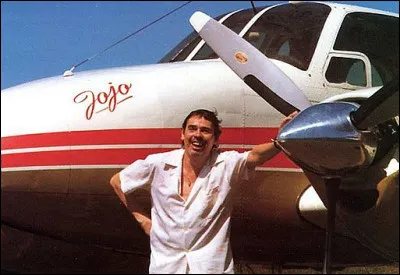 &Agrave; qui appartient cet avion nomm&eacute; "Jojo" ?